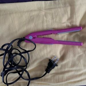 Cricket Friction Free Mini hair straightener / straightening iron